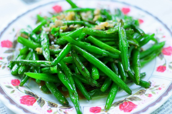 Green beans with almonds